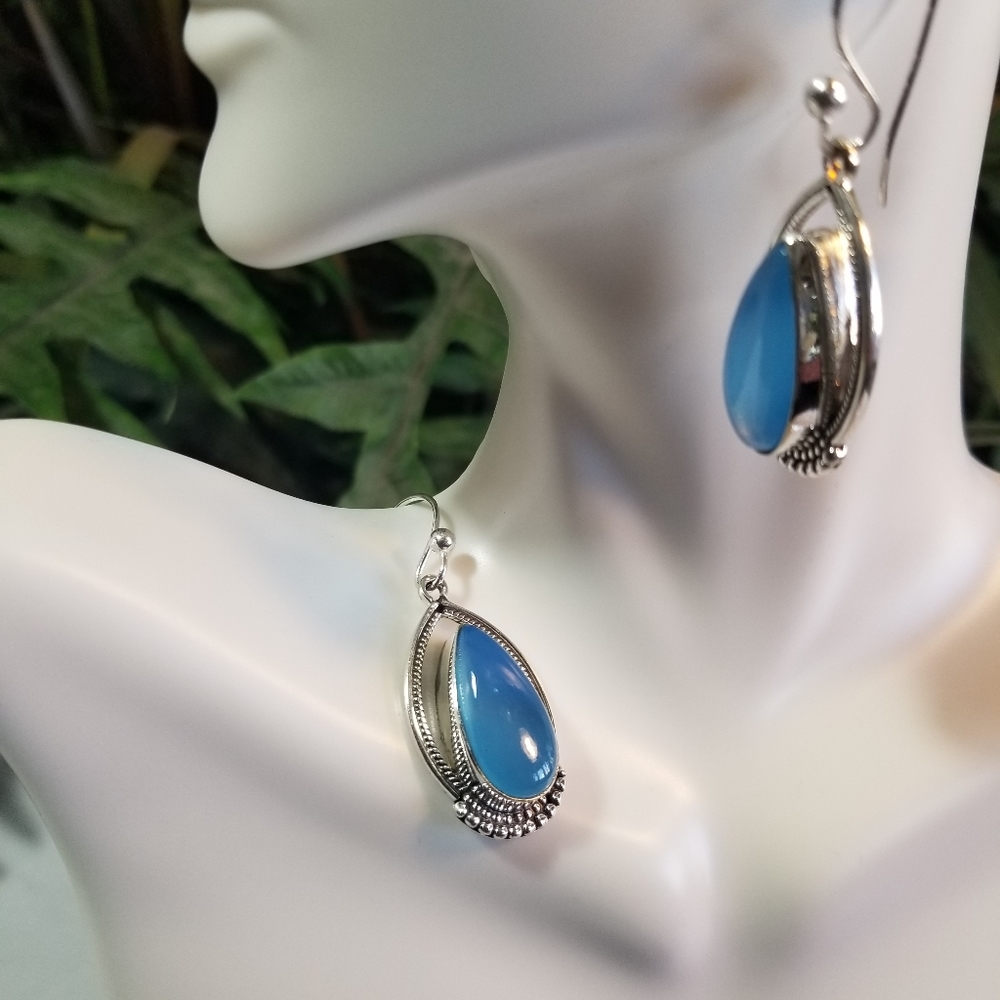 GORGEOUS EARRINGS NWOT - Picture 1 of 6